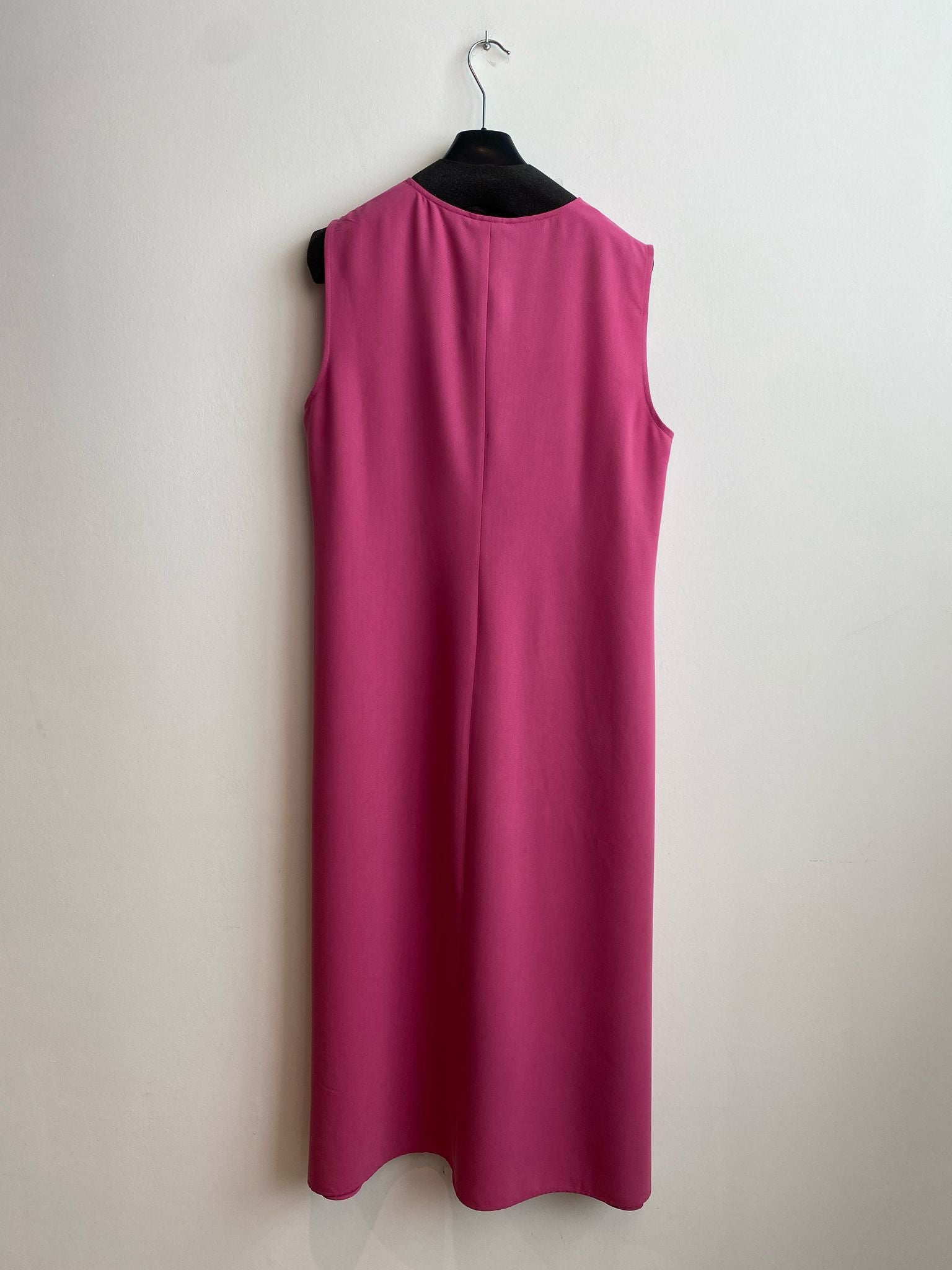 Kleedje Fuchia Persona ( Mora/001 )