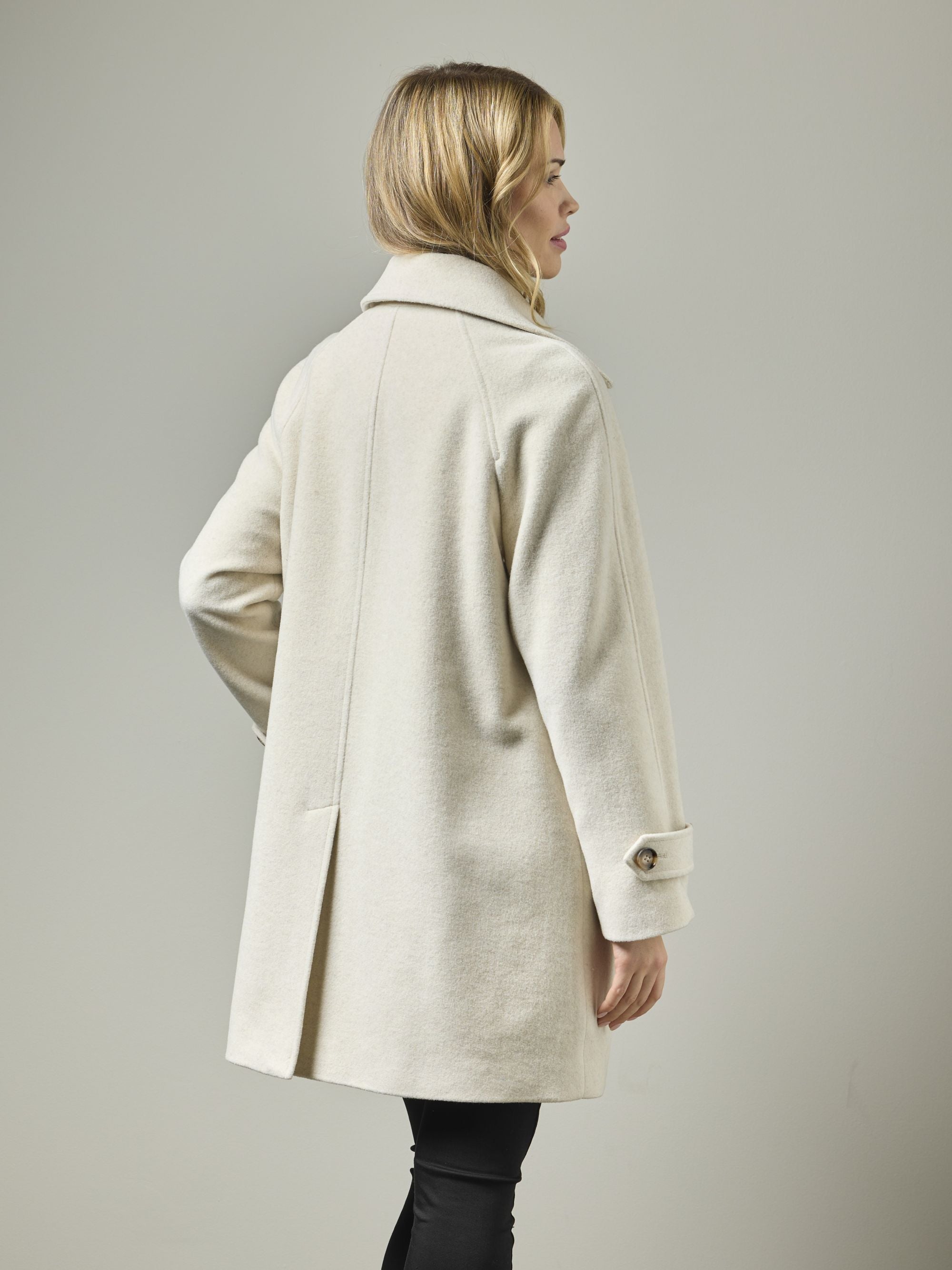 Mantel Ecru Junge ( 2416-15/10 )