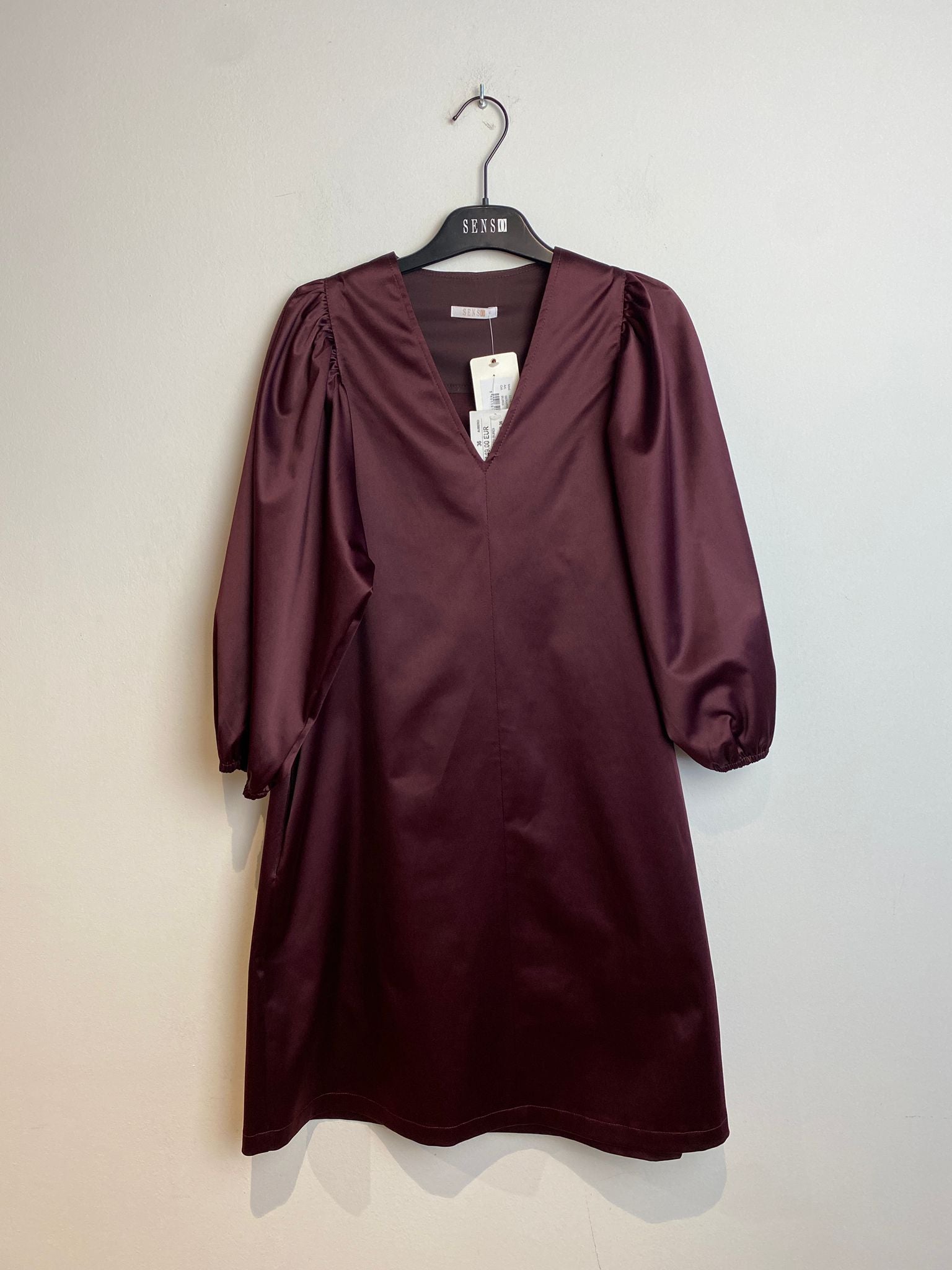 Kleedje Aubergine (2167 Seraph/Burgi )