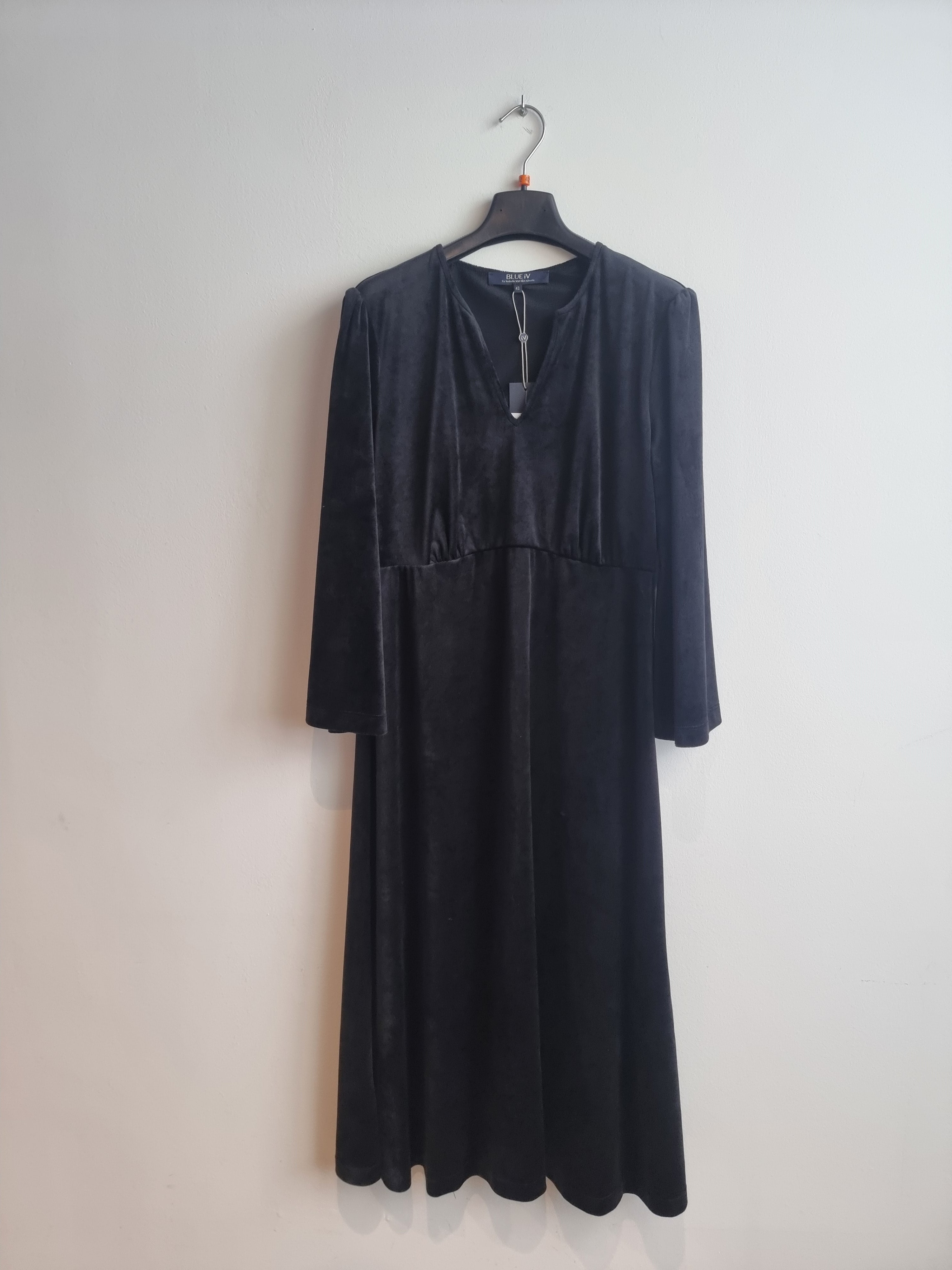 Robe Noir Bleu Iv ( Stevie/200 )