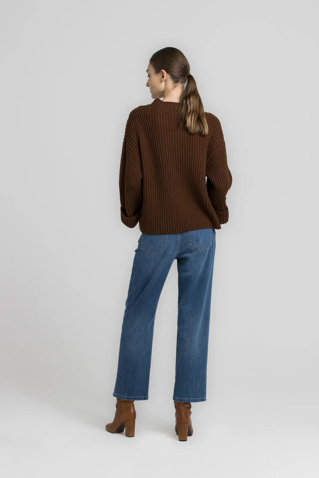 Pull Bruin Gigue ( Lush 824/2239 )