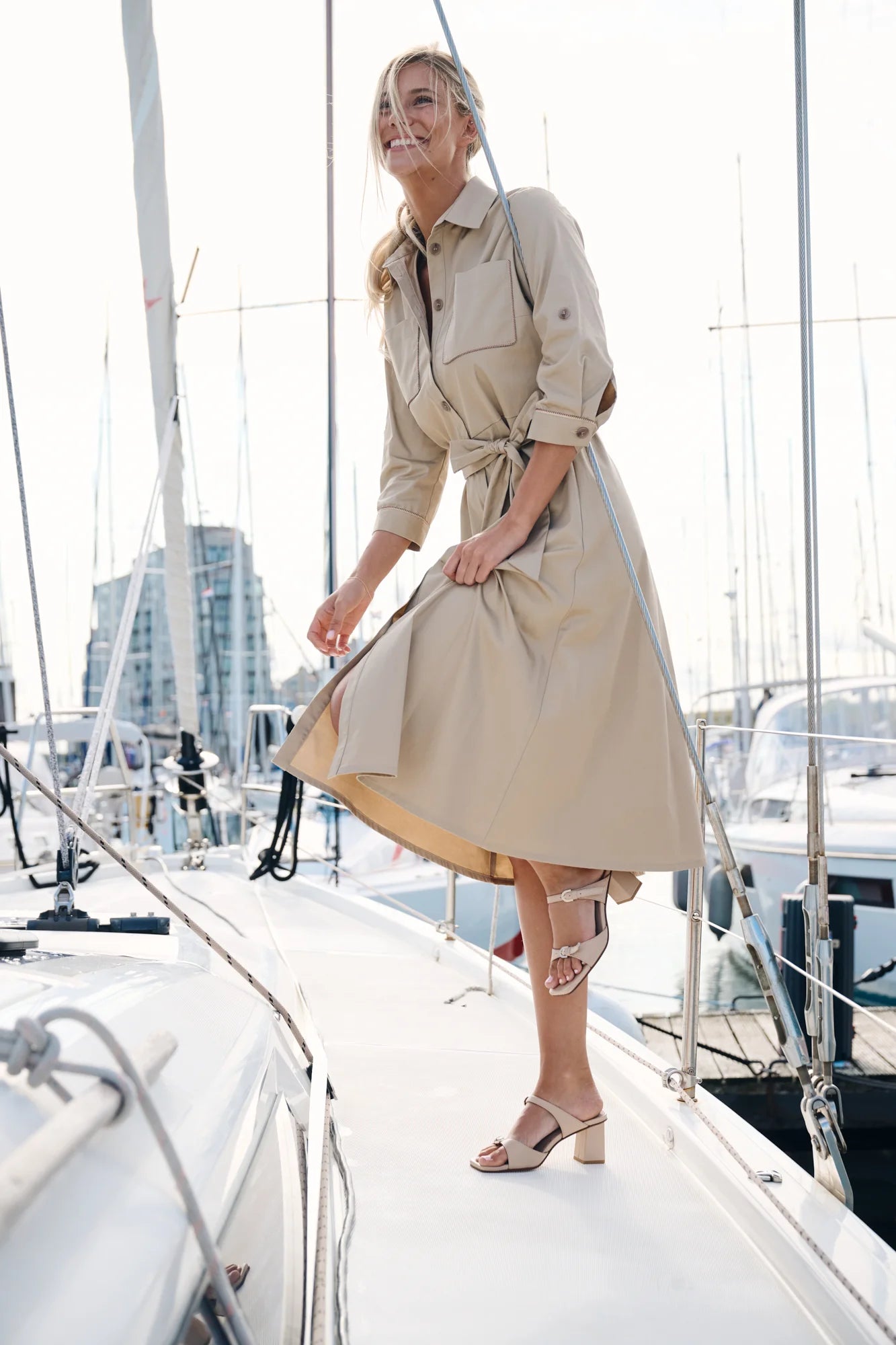 Kleedje Beige Leonie De Paris ( 261027/Brit )