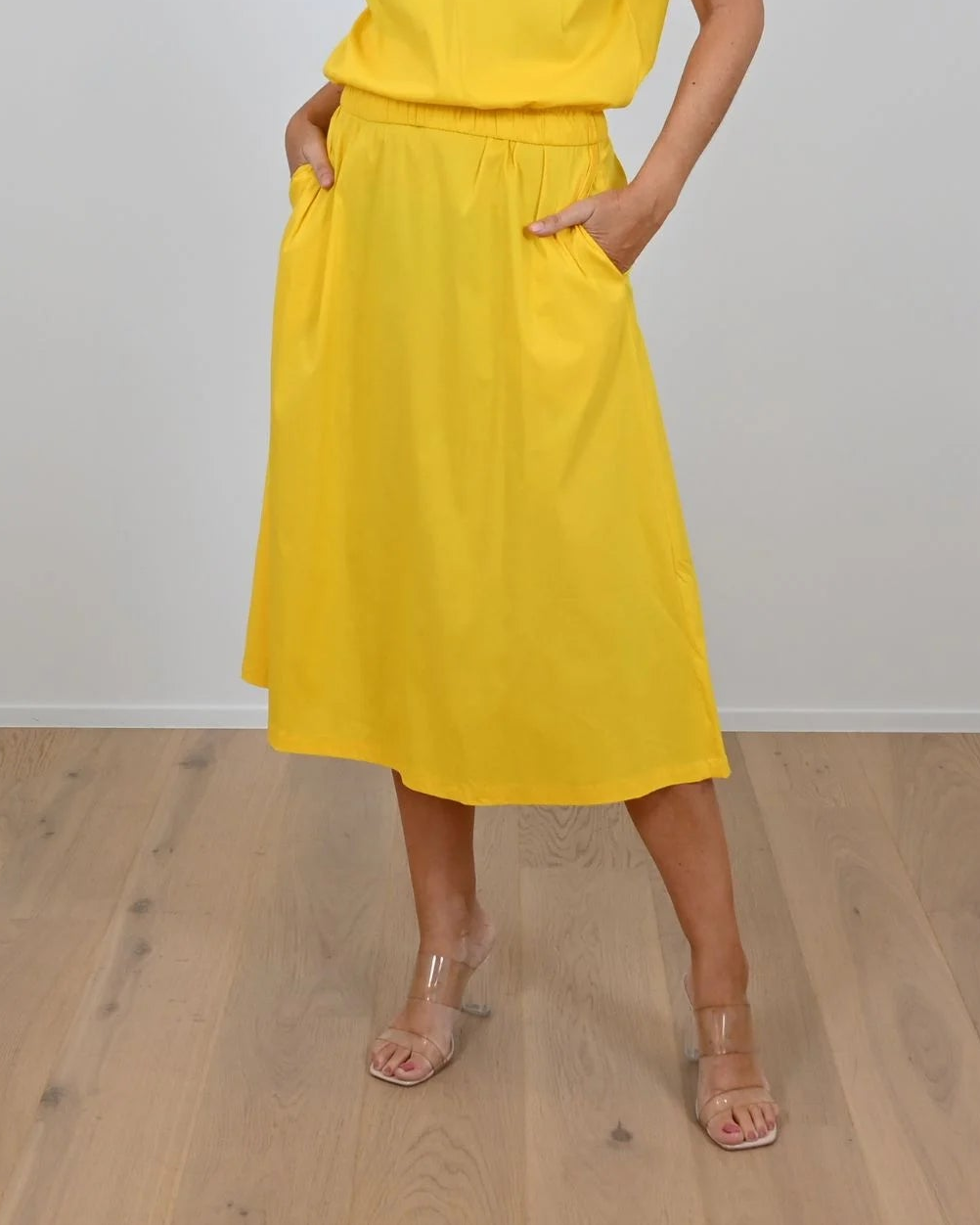 Rok Geel Leonie De Paris ( 261157/Mona )