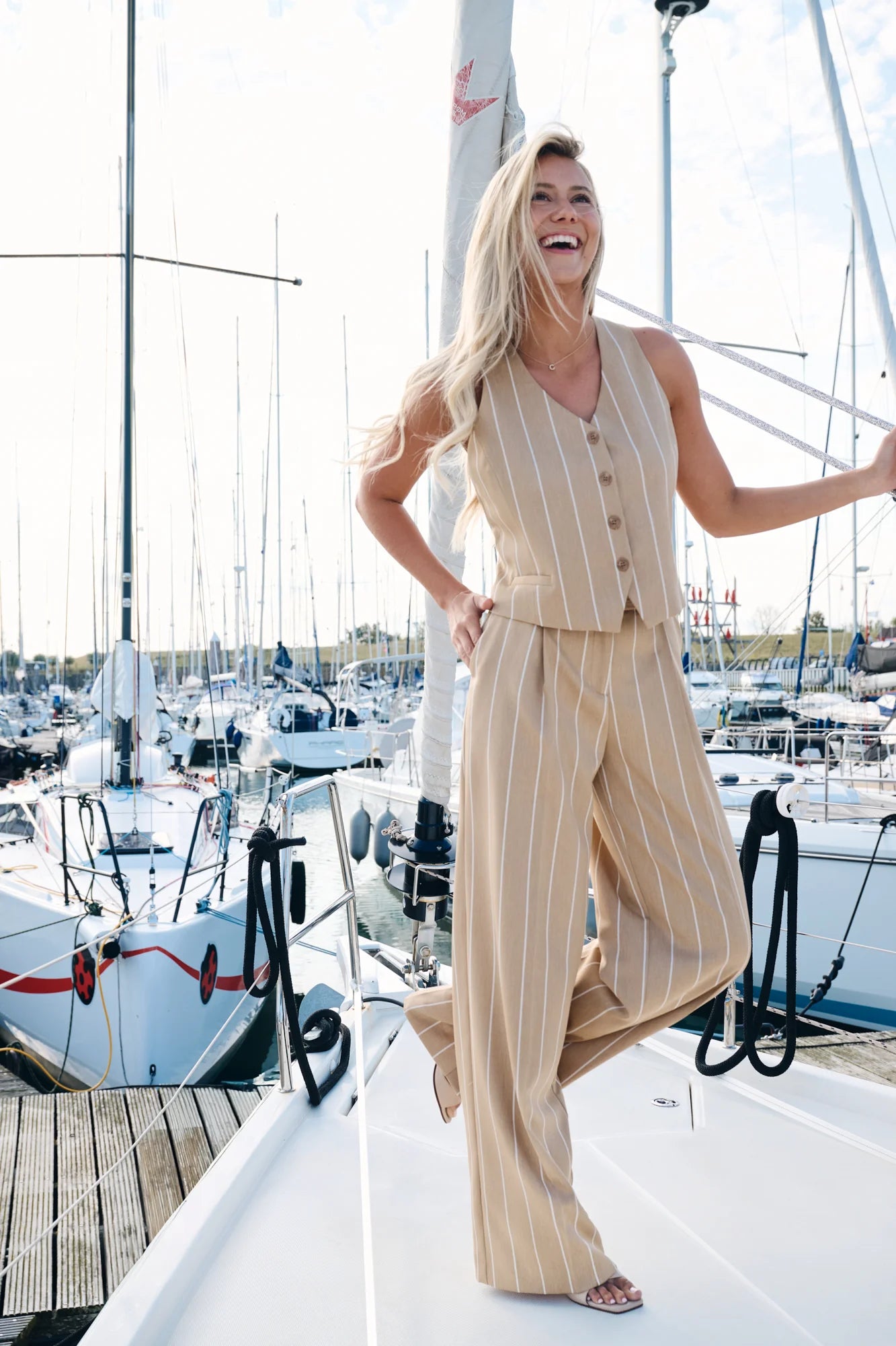 Vestje Beige Leonie De Paris ( 261196 Sani )