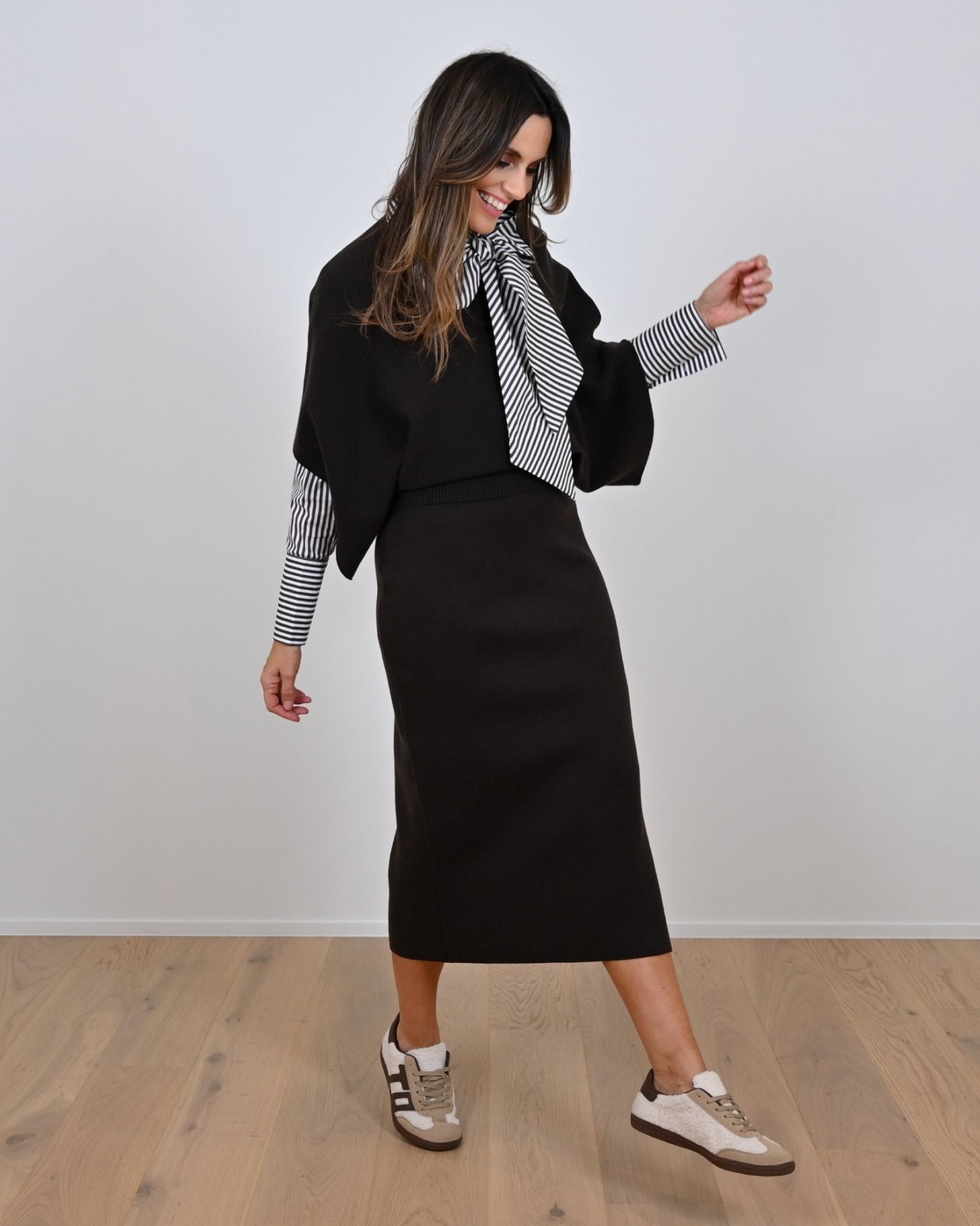 Pull Bruin Leonie De Paris ( 262057 Ellis/Bruin )