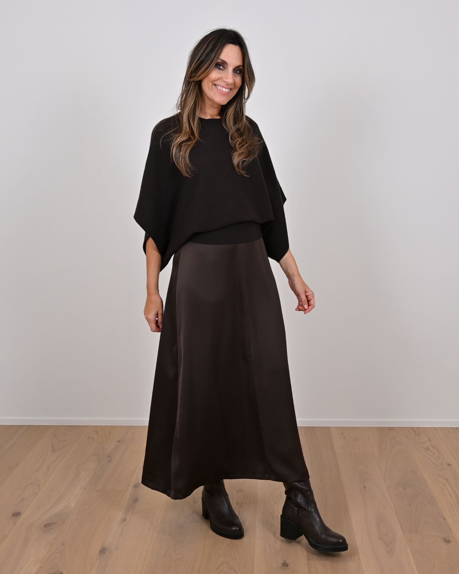 Pull Bruin Leonie De Paris ( 262057 Ellis/Bruin )