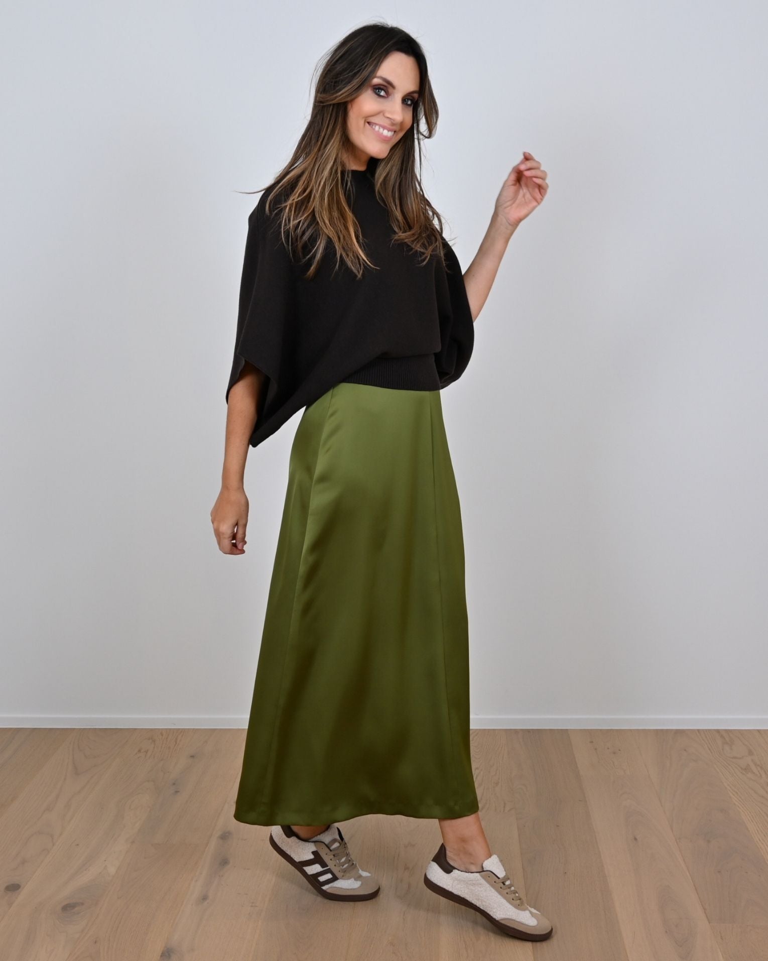 Pull Bruin Leonie De Paris ( 262057 Ellis/Bruin )