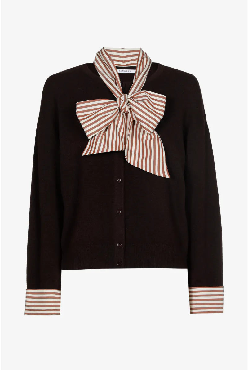Giletpull Bruin Xandres ( Alianne/3286 )