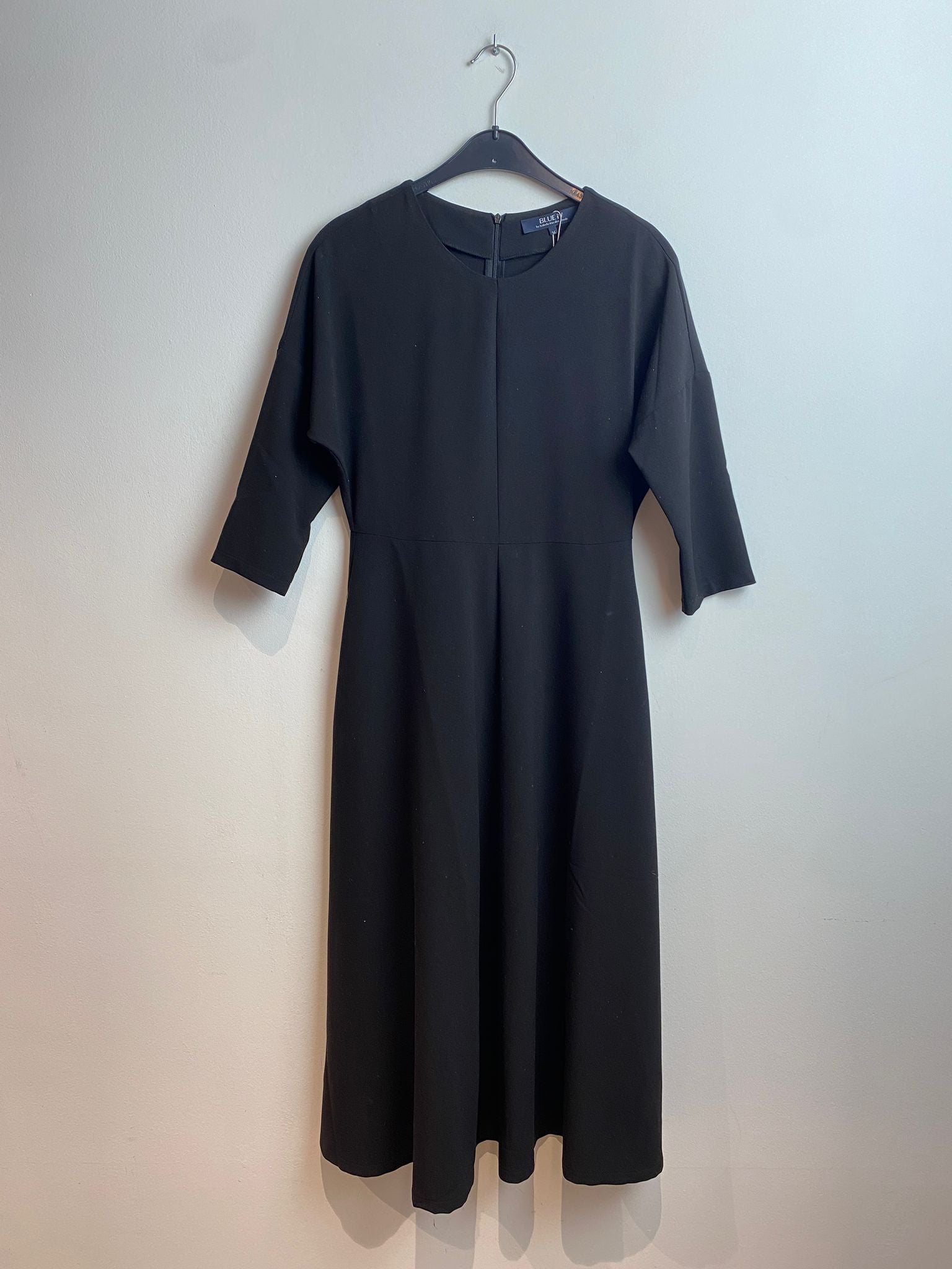Robe Noir Bleu Iv ( Anna/200 )