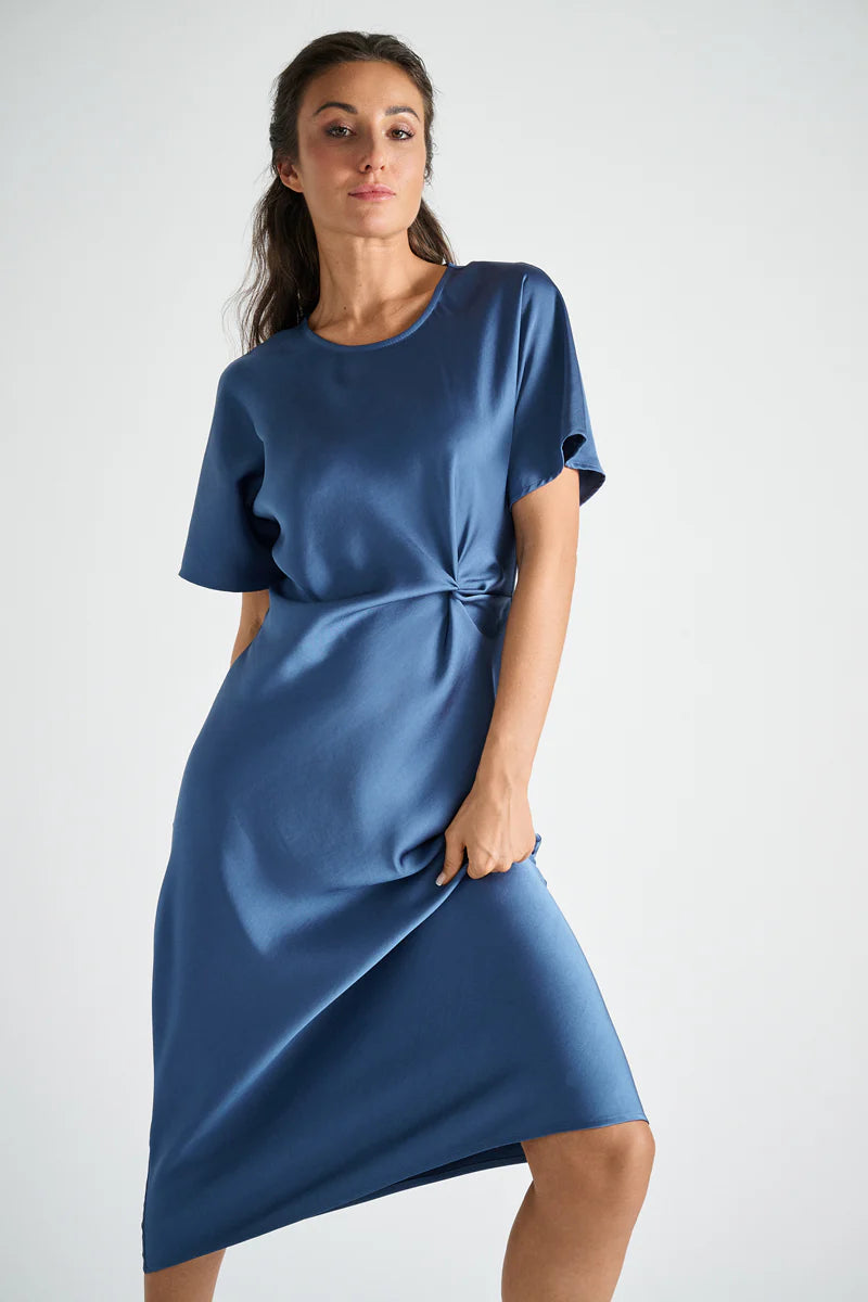 Kleedje Blauw Marie Mero ( Dr39/194 )