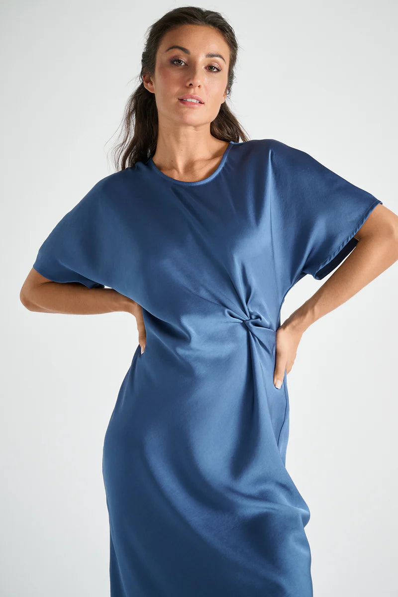 Kleedje Blauw Marie Mero ( Dr39/194 )