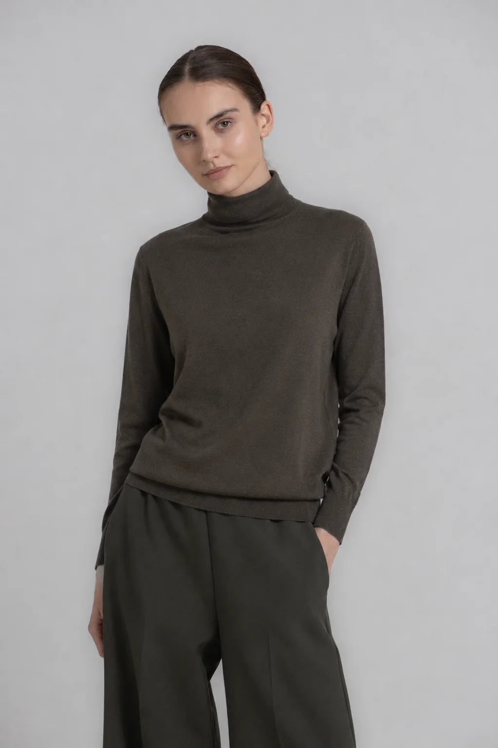 Pull Kaki Gigue ( Livia 822/2580 )