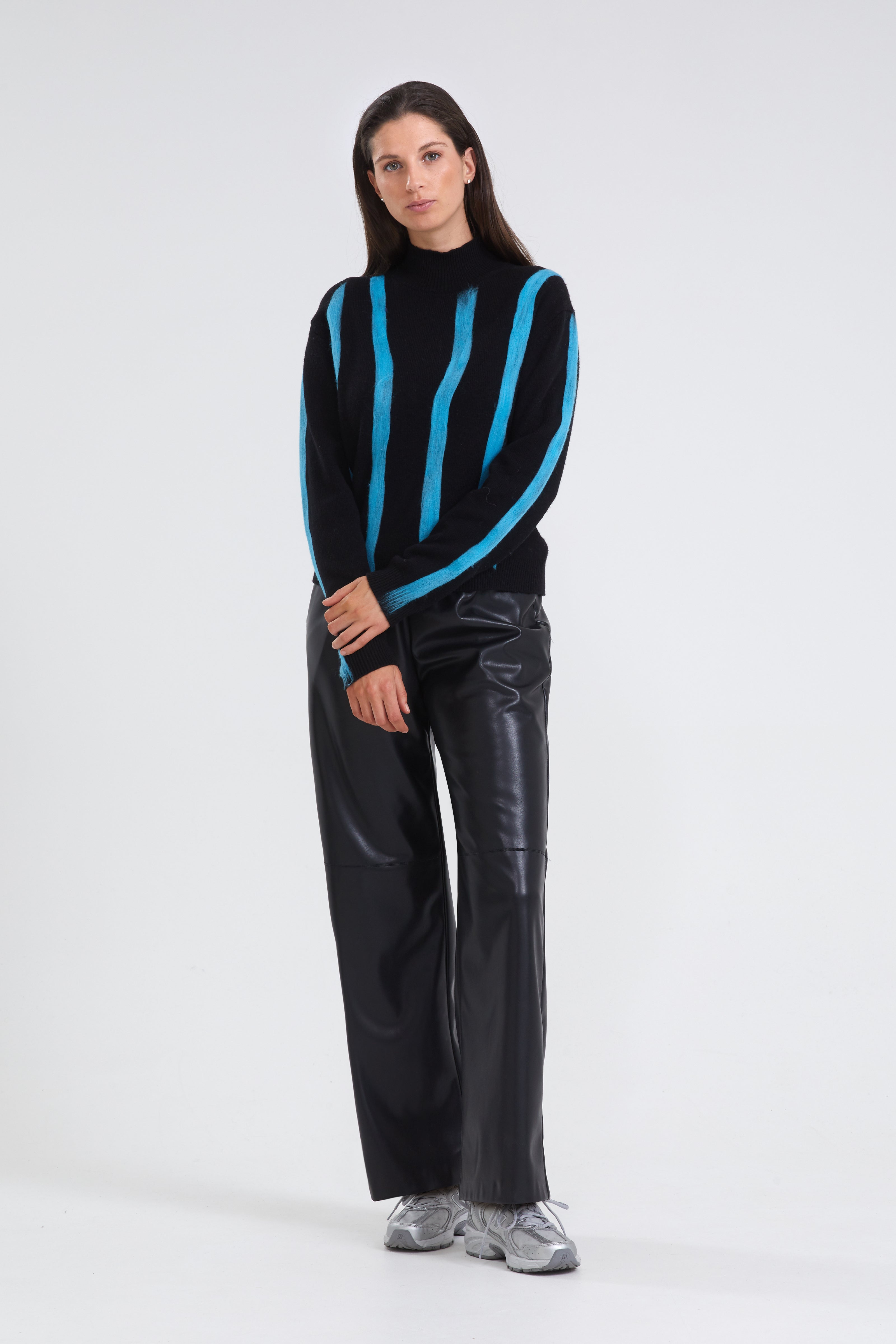 Pull Zwart Blue Iv ( Merlin/200 )