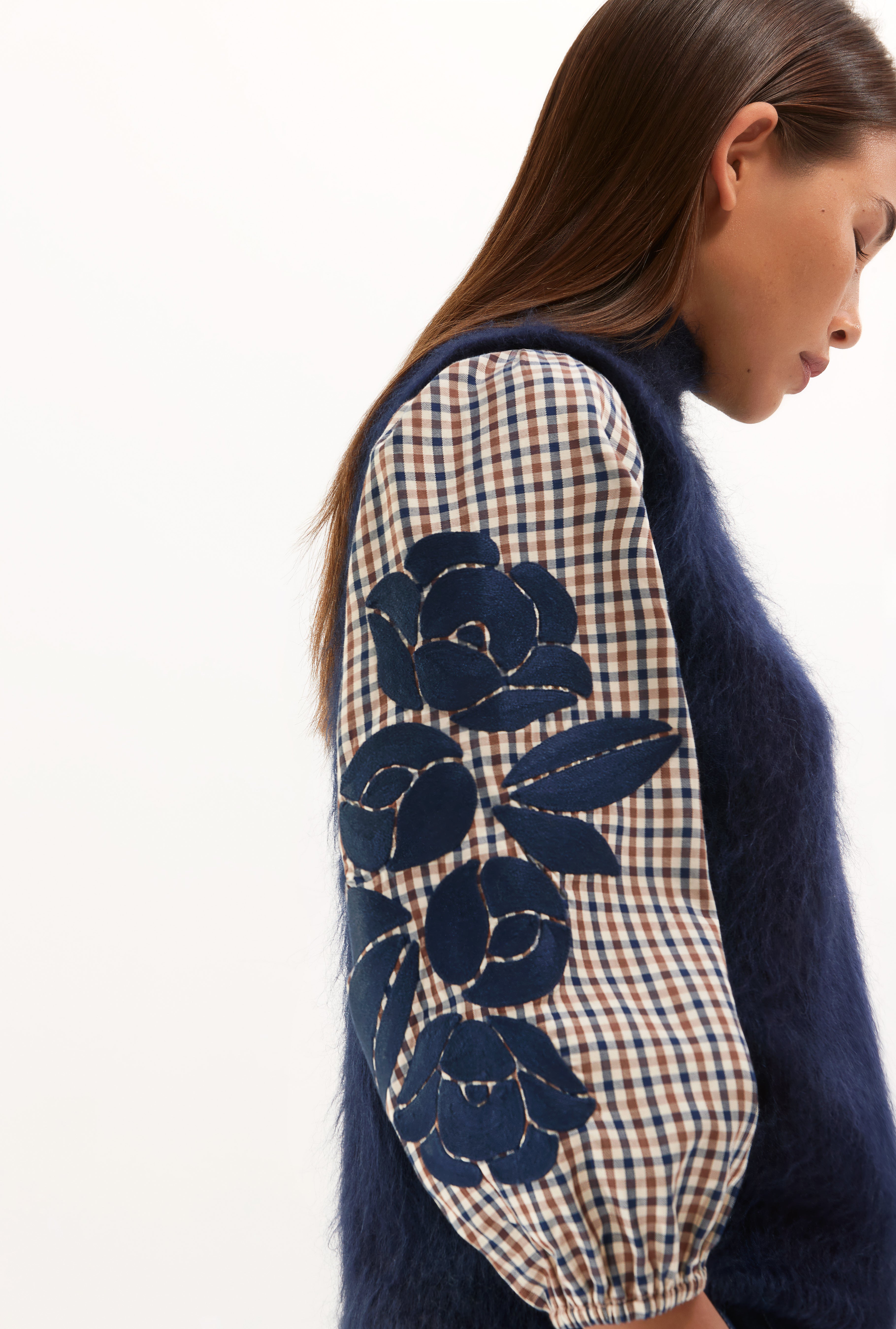 Bloes Blauw Senso ( 2912 Rhea/Night )