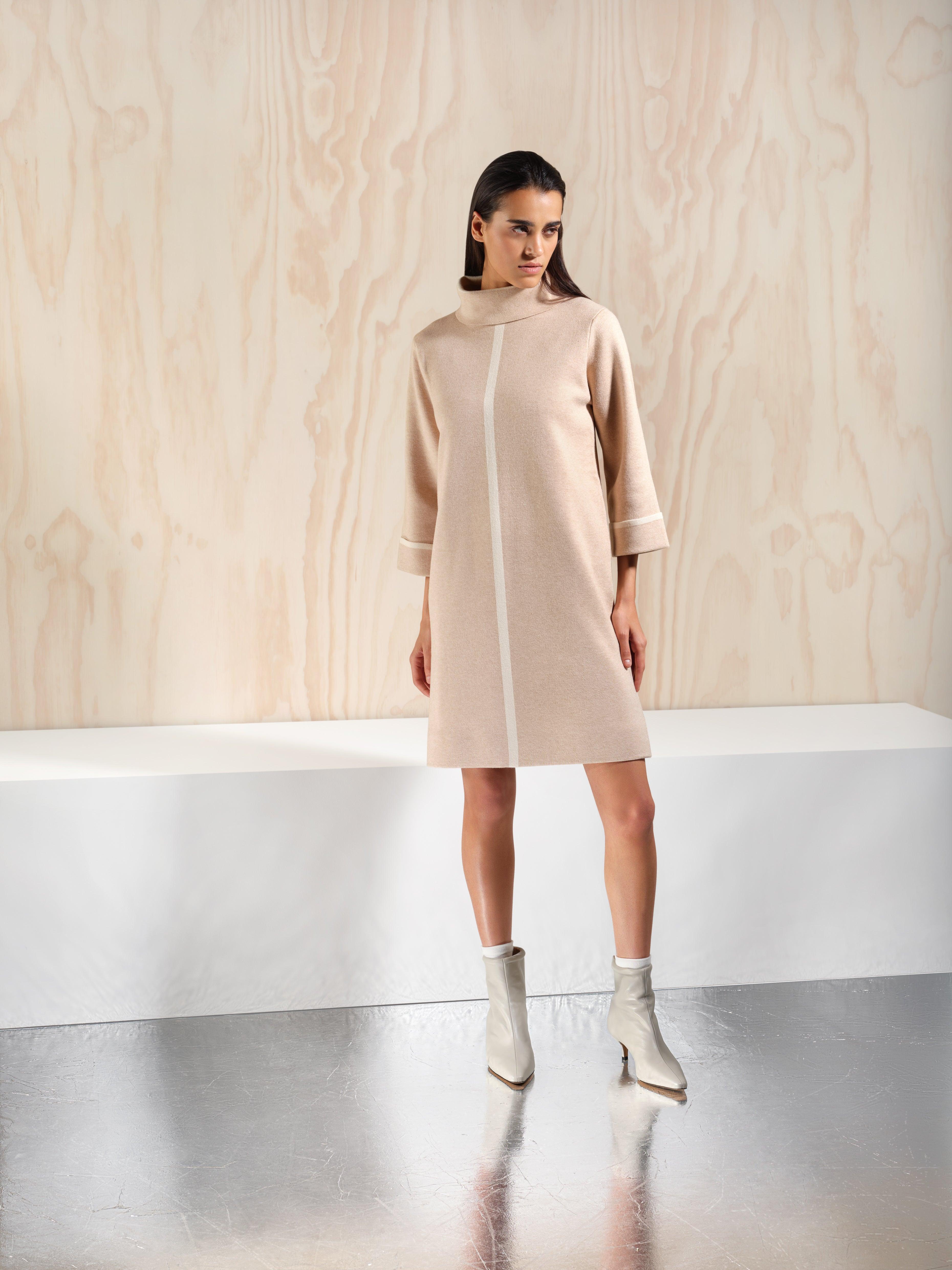 Kleedje Beige Atmos Fashion ( 9401 Abigail Beige ) - Delaere Womenswear
