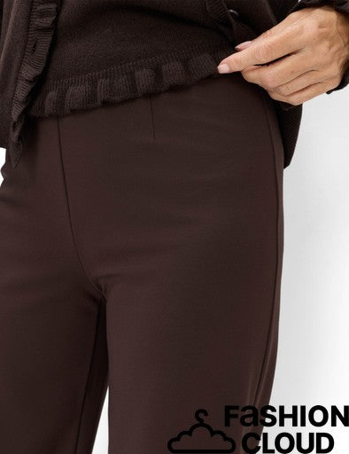 Broek Bruin Raphaela (Brax) ( Lillyth Fl 502/52 )