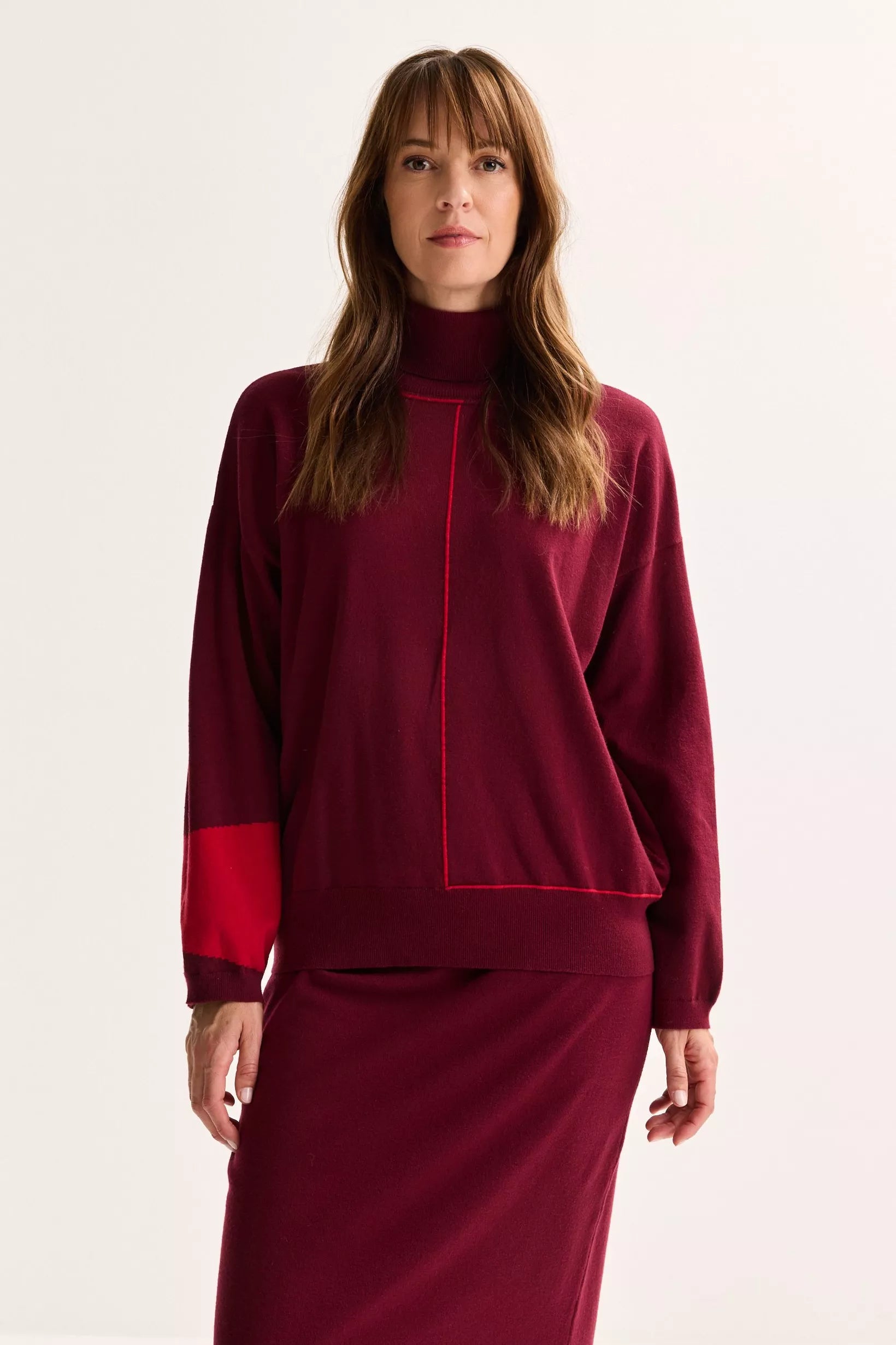 Pull Bordeaux Mayerline ( Avina 4682/593 )
