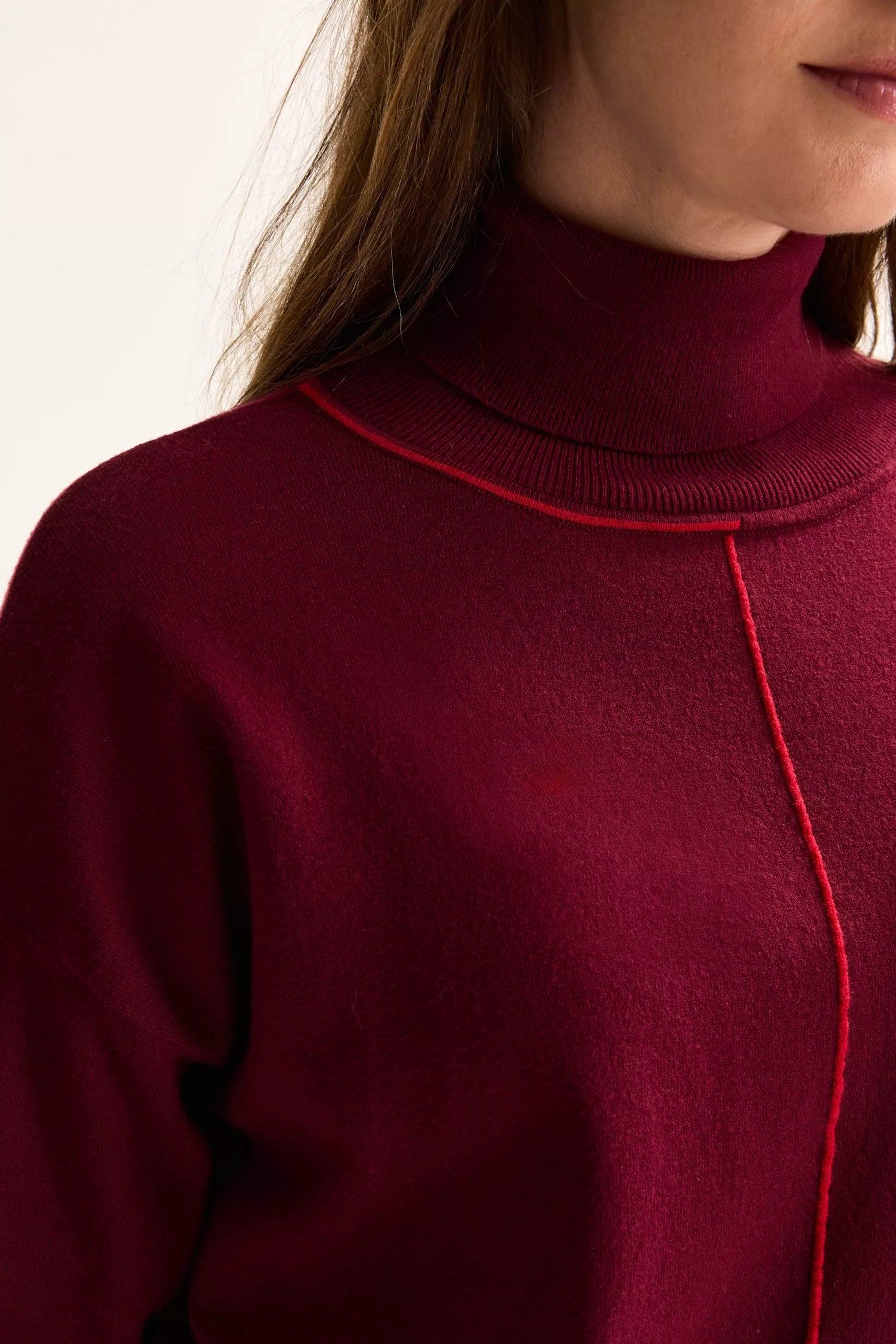 Pull Bordeaux Mayerline ( Avina 4682/593 )