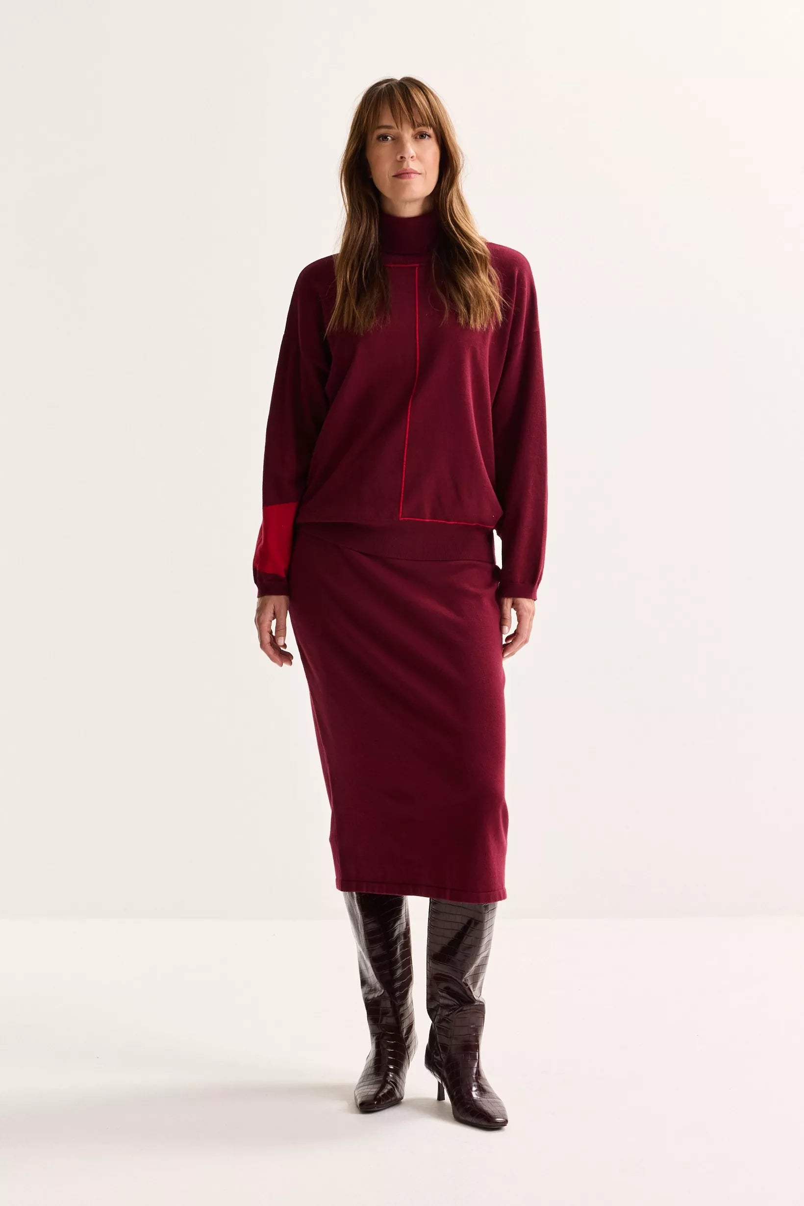 Pull Bordeaux Mayerline ( Avina 4682/593 )