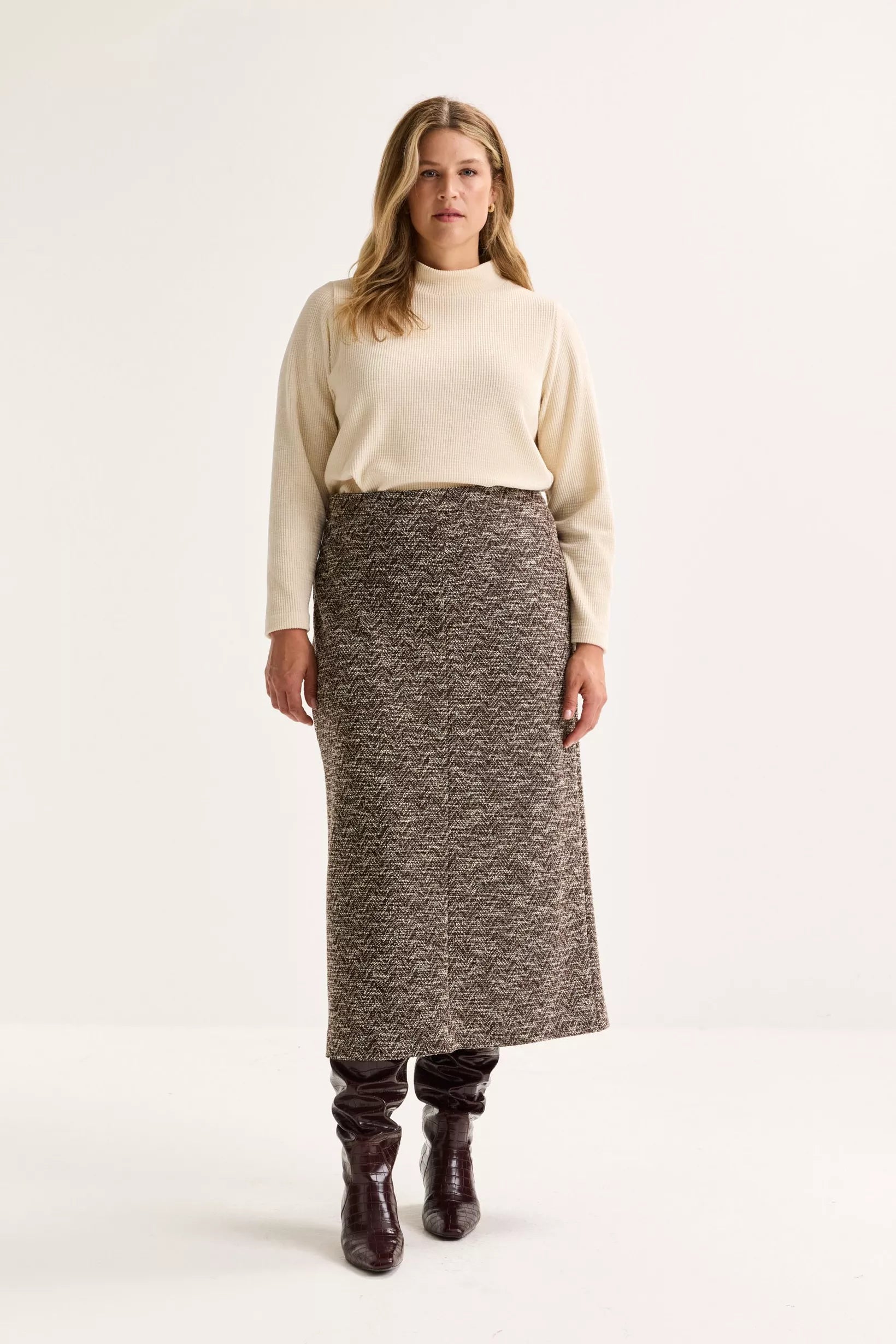 Rok Bruin Mayerline ( Cunas 4059/822 )