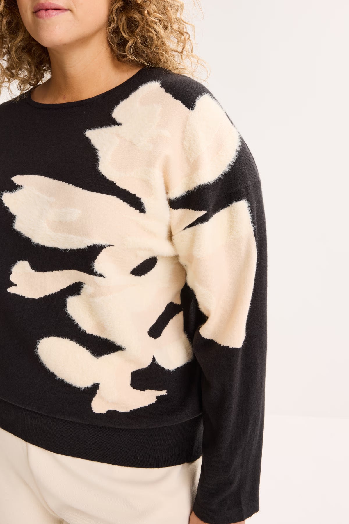 Pull Noir Mayerline (Anjo 6677/010)